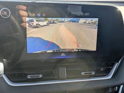 Used 2025 Chevrolet Equinox LT image 13