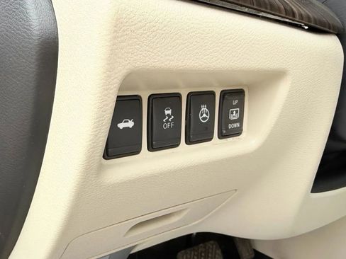 Used 2017 Nissan Maxima Platinum image 26