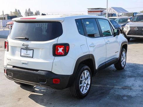 Used 2023 Jeep Renegade Latitude AWD/4WD image 9