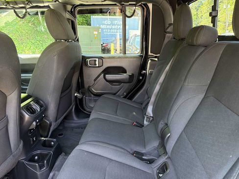 Used 2023 Jeep Gladiator Sport AWD/4WD image 24