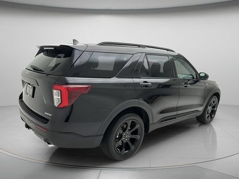 Used 2023 Ford Explorer ST-Line w/ Class IV Trailer Tow Package AWD/4WD image 5