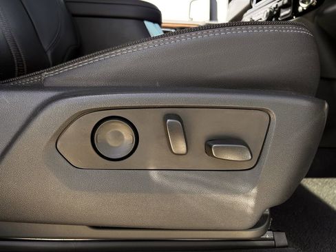 Used 2024 Chevrolet Silverado 2500 High Country w/ High Country Premium Package image 32