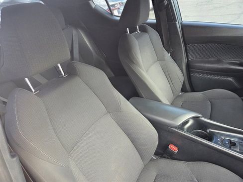 Used 2018 Toyota C-HR XLE image 7