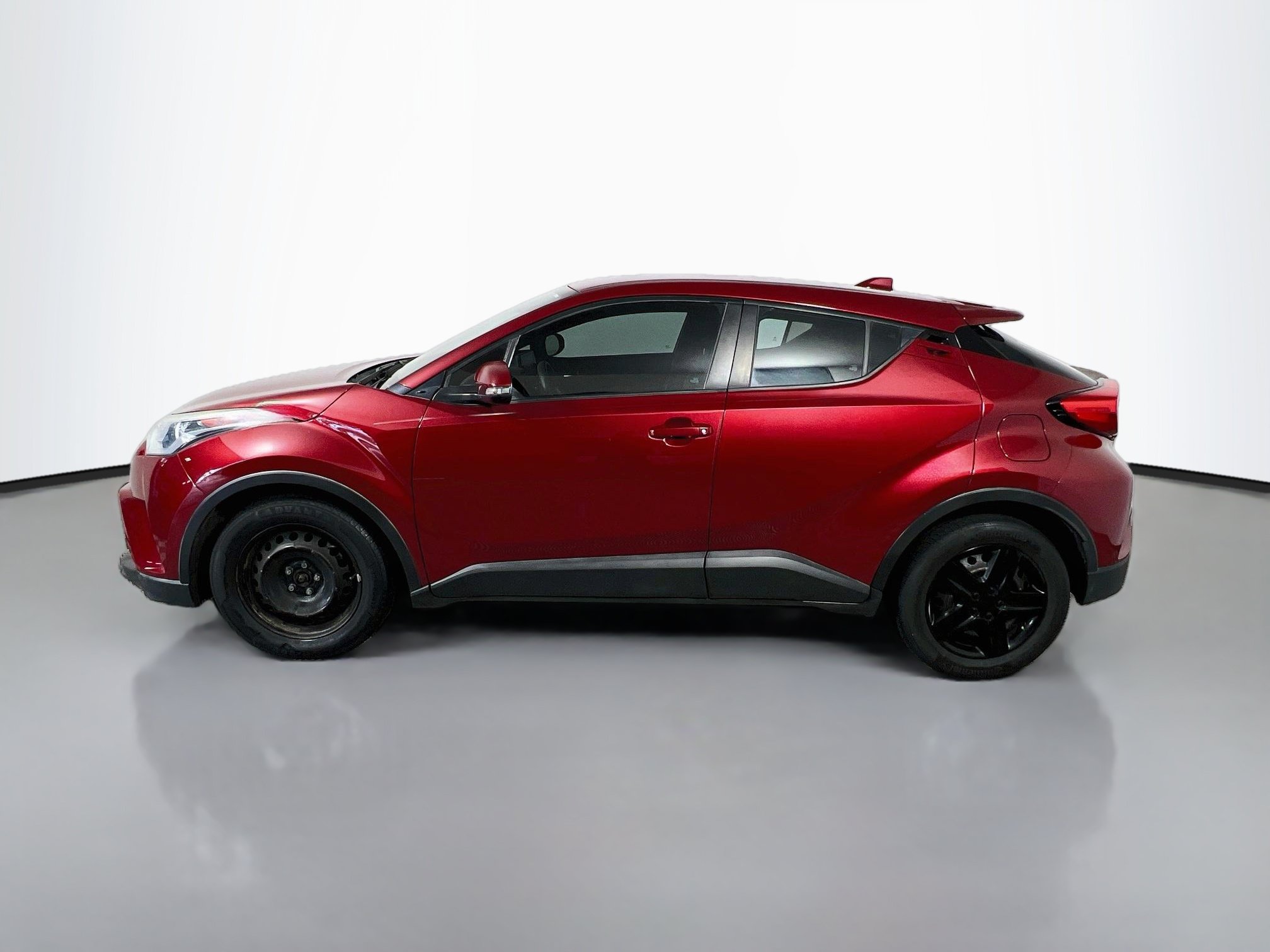 Used 2019 Toyota C-HR LE FWD image 9