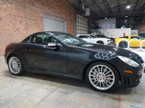 Used 2006 Mercedes-Benz SLK 55 AMG image 2