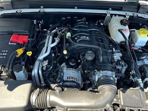 Used 2023 Jeep Gladiator Sport AWD/4WD image 31
