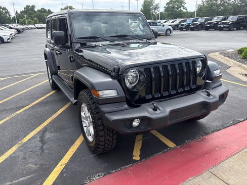 Used 2021 Jeep Wrangler Unlimited Sport AWD/4WD image 3
