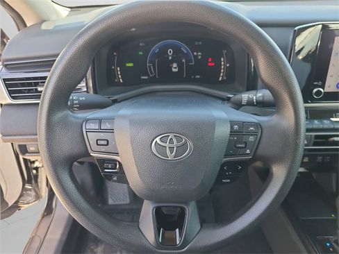 Used 2025 Toyota Camry LE image 25