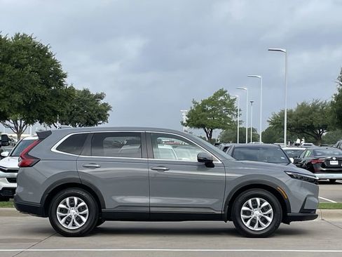 Used 2025 Honda CR-V LX image 3