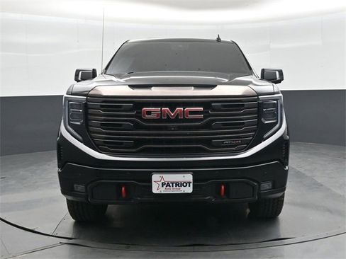 Used 2023 GMC Sierra 1500 AT4X image 9