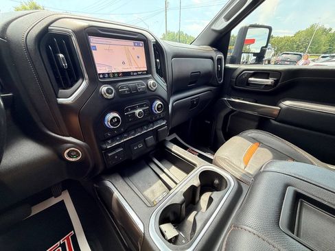 Used 2020 GMC Sierra 3500 AT4 w/ AT4 Premium Package AWD/4WD image 34