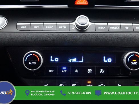 Used 2021 Hyundai Elantra Limited FWD image 24