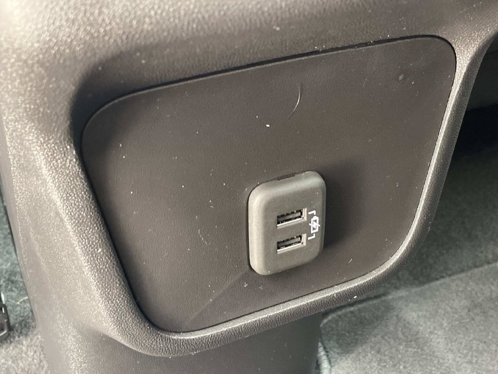 Used 2024 GMC Terrain SLE w/ Driver Convenience Package FWD image 12