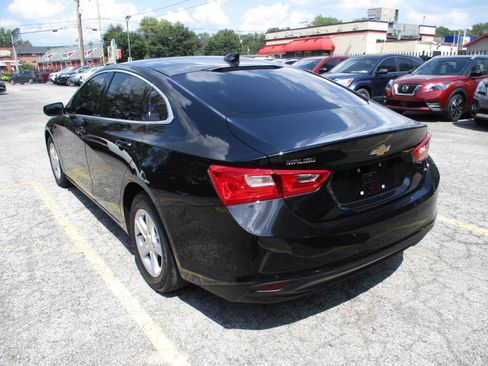 Used 2022 Chevrolet Malibu LS w/ Driver Confidence Package II FWD image 2