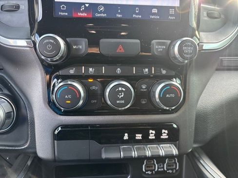 Used 2022 RAM 1500 Laramie AWD/4WD image 25