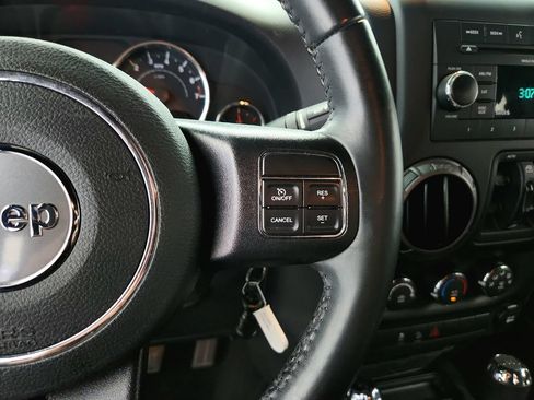 Used 2018 Jeep Wrangler Unlimited Sport S AWD/4WD image 16