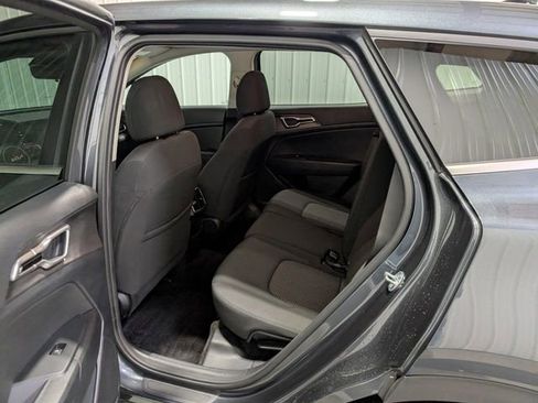 Used 2025 Kia Sportage LX image 9