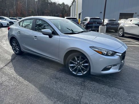 Used 2018 MAZDA MAZDA3 Touring image 7