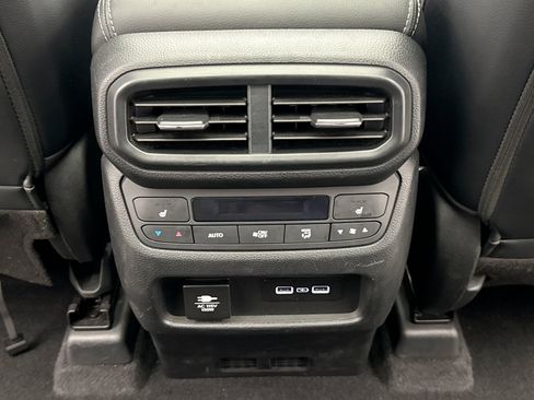 Used 2023 Honda Pilot Elite image 16