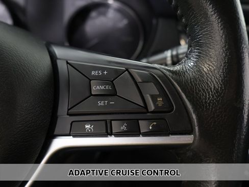 Used 2018 Nissan Rogue SV w/ Premium Package image 4