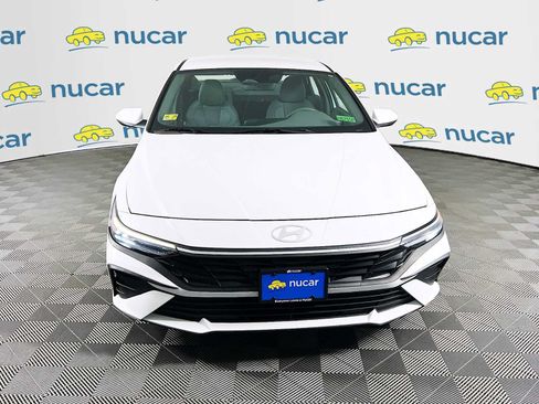Certified 2025 Hyundai Elantra SE FWD image 2