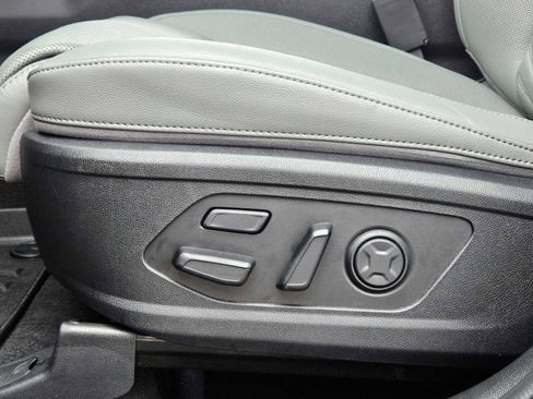 Certified 2025 Kia Sorento SX Prestige w/ Sage Leather Package image 17