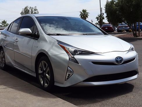 Used 2016 Toyota Prius Three Touring image 14