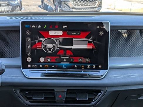 New 2026 Volkswagen Tiguan SE AWD/4WD image 17