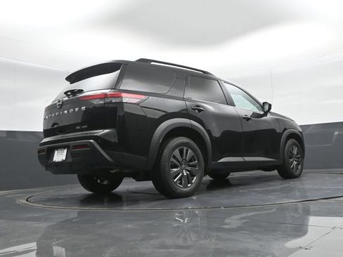 Used 2024 Nissan Pathfinder SV AWD/4WD image 38