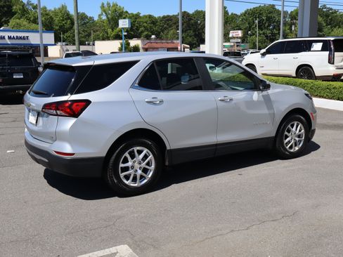 Used 2022 Chevrolet Equinox LT FWD image 10