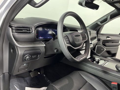 Used 2023 Jeep Wagoneer Series II w/ Premium Group I AWD/4WD image 14
