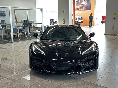 Used 2024 Chevrolet Corvette Z06 image 7