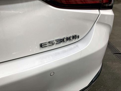 Used 2020 Lexus ES 300h w/ Accessory Package 2 FWD image 10