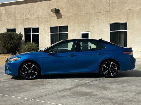 Used 2019 Toyota Camry XSE FWD image 3