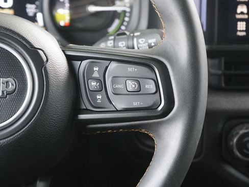 Used 2024 Jeep Wrangler Unlimited AWD/4WD image 15