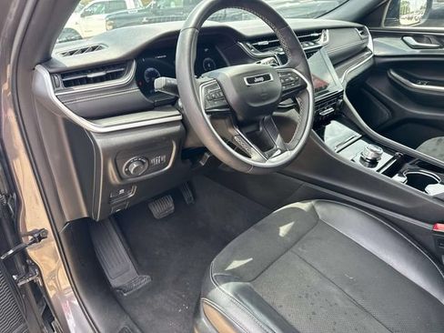 Used 2023 Jeep Grand Cherokee L Laredo AWD/4WD image 25