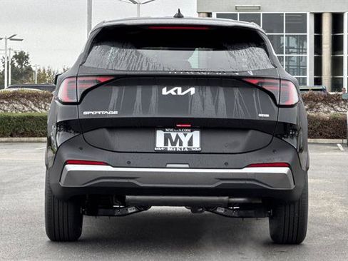 New 2026 Kia Sportage LX image 5
