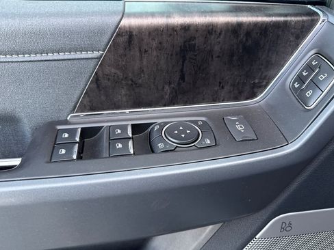 Used 2023 Ford F450 Lariat w/ Lariat Ultimate Package image 11