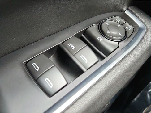 Used 2025 Chevrolet Silverado 2500 LT w/ Convenience Package image 24