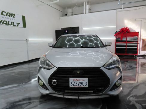 Used 2013 Hyundai Veloster Turbo FWD image 2