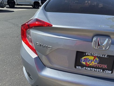 Used 2020 Honda Civic LX image 7