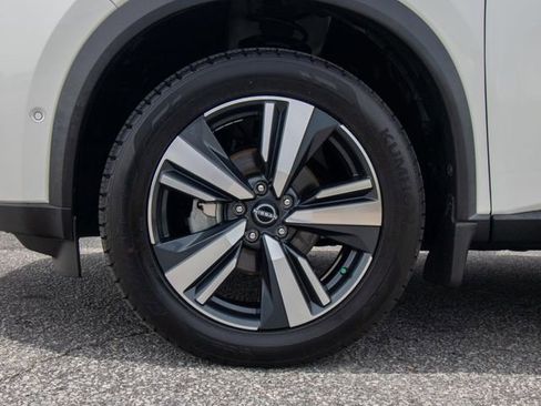 Used 2023 Nissan Rogue SL w/ SL Premium Package FWD image 4