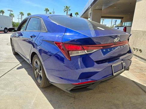 Used 2022 Hyundai Elantra SEL image 3