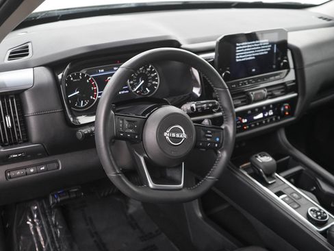 Used 2023 Nissan Pathfinder SL AWD/4WD image 22