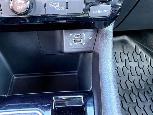 Certified 2025 Jeep Compass Latitude image 15