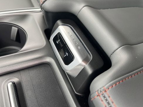 New 2025 Ford Expedition Active image 14