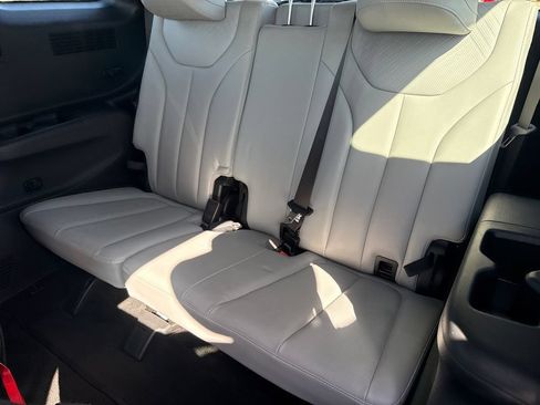 Used 2025 Hyundai Palisade SEL AWD/4WD image 16