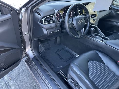Used 2021 Toyota Camry SE w/ Cold Weather Package image 12