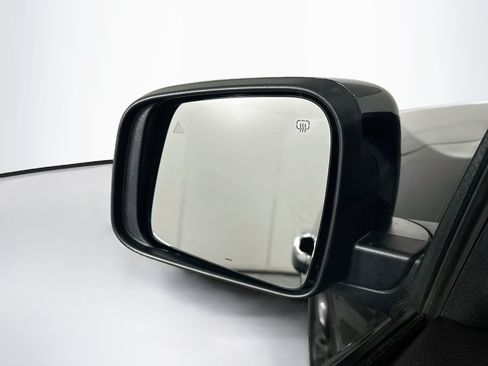Used 2025 Dodge Durango GT AWD/4WD image 16