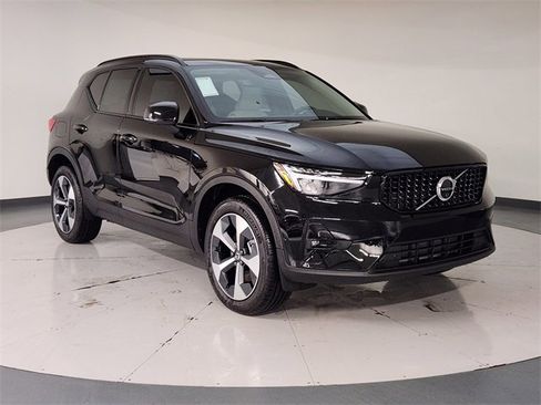 New 2026 Volvo XC40 B4 Plus w/ Protection Package Premier image 7
